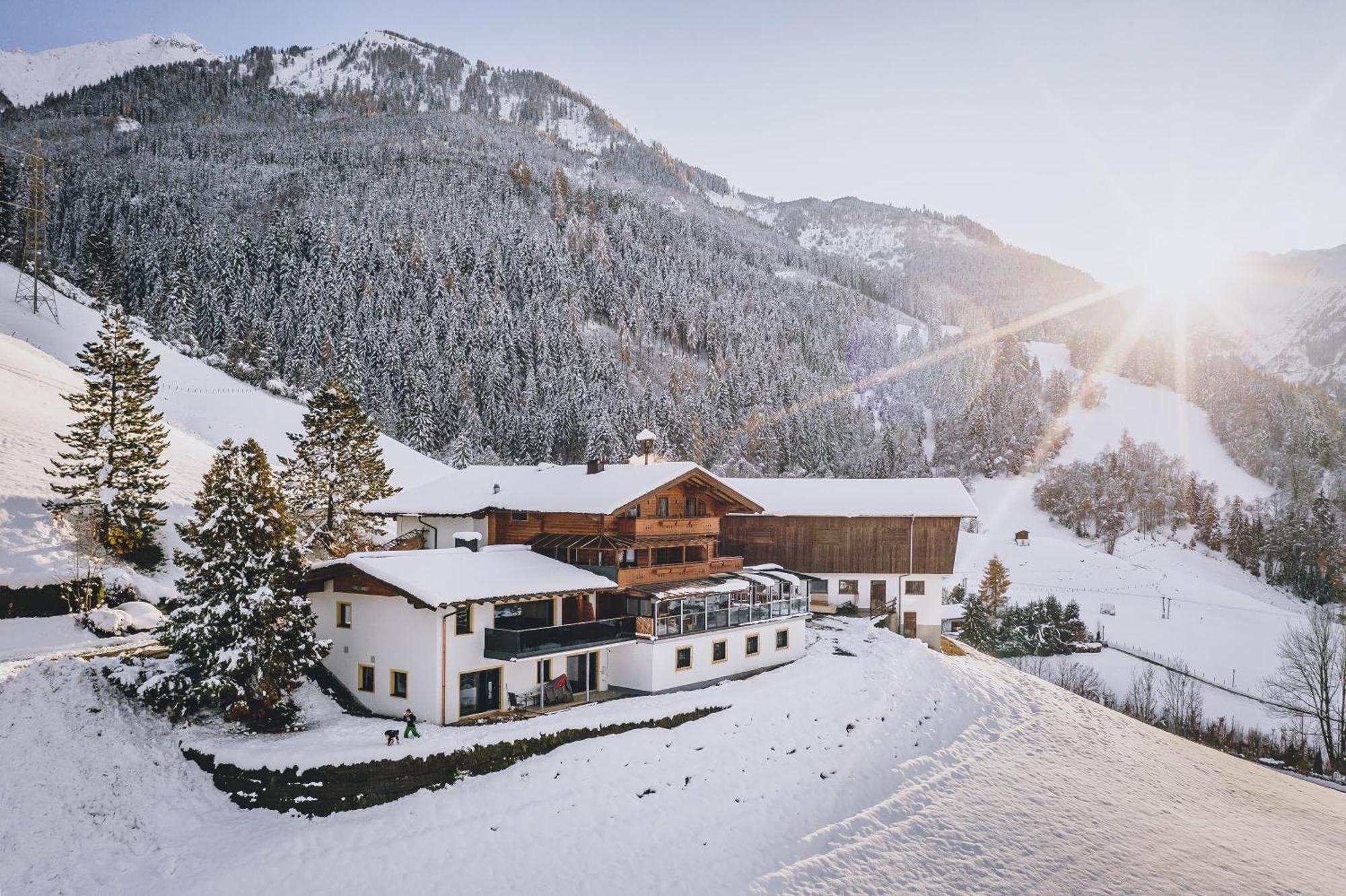 Panorama Hotel Guggenbichl - Inkl Sommerkarte, Einmaliger Eintritt Ins Tauern Spa & Bester Ausblick Ueber Капрун Экстерьер фото