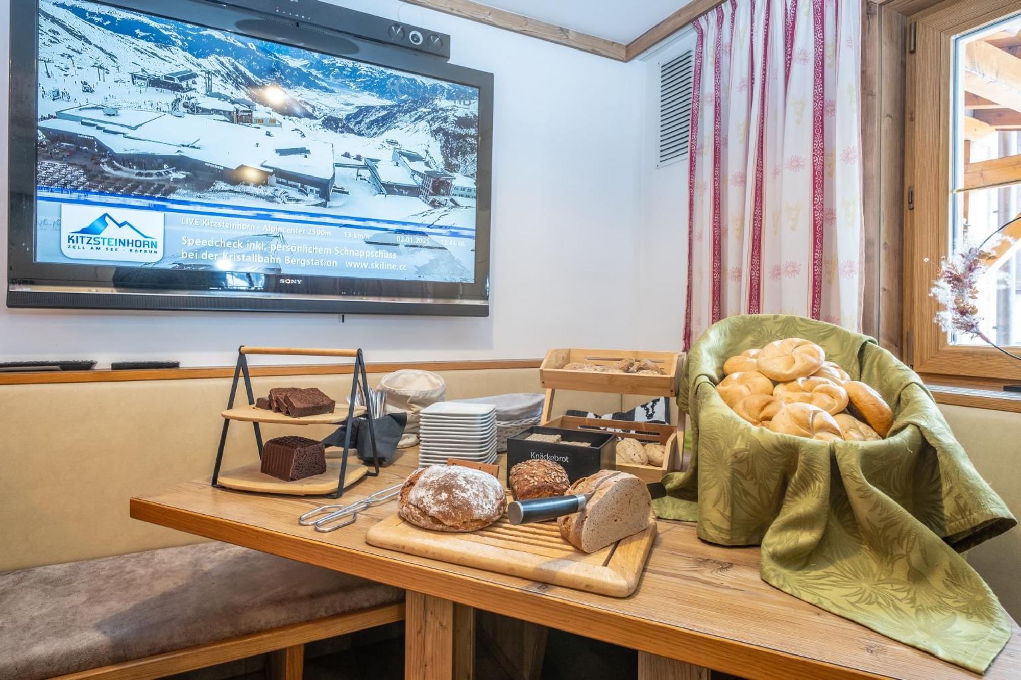 Panorama Hotel Guggenbichl - Inkl Sommerkarte, Einmaliger Eintritt Ins Tauern Spa & Bester Ausblick Ueber Капрун Экстерьер фото